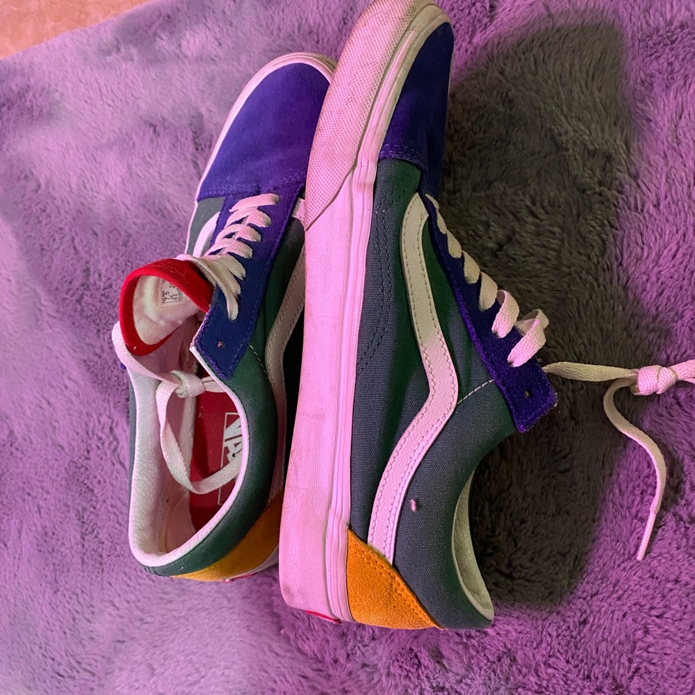 Colorful vans - Picture 2 of 4